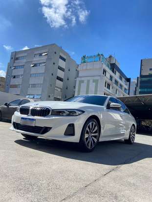 BMW-320i-2023