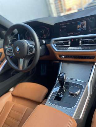 BMW-320i-2020