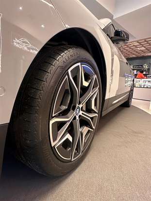BMW-iX-2023