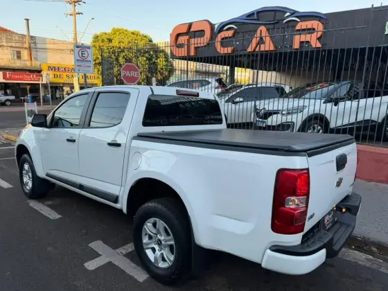 CHEVROLET S10 2.5 ADVANTAGE 4X2 CD 16V FLEX 4P MANUAL CHEVROLET S10 2.5 ADVANTAGE 4X2 CD 16V FLEX 4P MANUAL