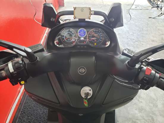 DAFRA-MAXSYM 400i-2023
