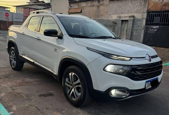 FIAT TORO 2.0 16V TURBO DIESEL VOLCANO 4WD AT9