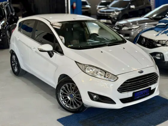 FORD FIESTA 1.6 TITANIUM HATCH 16V FLEX 4P AUTOMÁTICO FORD FIESTA 1.6 TITANIUM HATCH 16V FLEX 4P AUTOMÁTICO