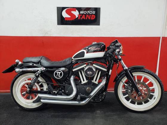 HARLEY-DAVIDSON SPORTSTER XL 883 R 