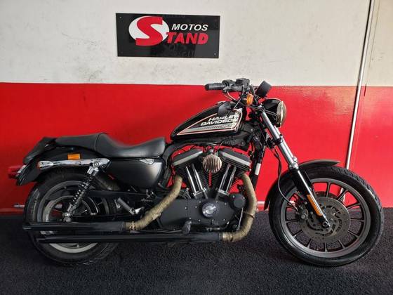 HARLEY-DAVIDSON SPORTSTER XL 883 R 