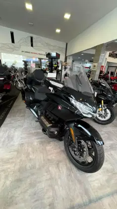 HONDA GL 1800 GOLD WING TOUR 