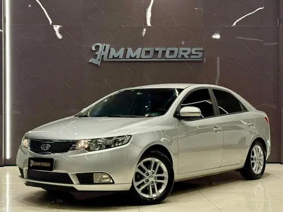KIA CERATO 1.6 SEDAN 16V GASOLINA 4P MANUAL