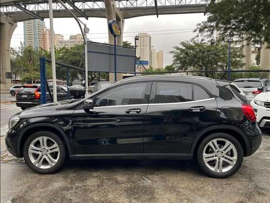 MERCEDES-BENZ-GLA 200-1.6 CGI ADVANCE 16V TURBO FLEX 4P AUTOMÁTICO MERCEDES-BENZ-GLA 200-2017