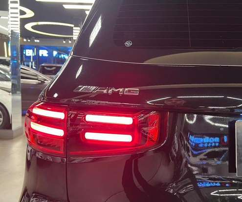 MERCEDES-BENZ-GLB 35 AMG-2023