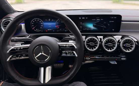 MERCEDES-BENZ-CLA 200-2024