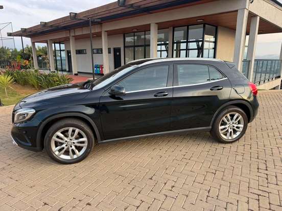 MERCEDES-BENZ-GLA 200-1.6 CGI ADVANCE 16V TURBO FLEX 4P AUTOMÁTICO MERCEDES-BENZ-GLA 200-2015