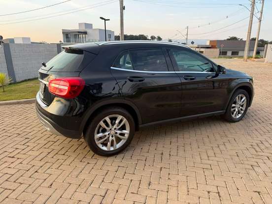 MERCEDES-BENZ-GLA 200-1.6 CGI ADVANCE 16V TURBO FLEX 4P AUTOMÁTICO MERCEDES-BENZ-GLA 200-2015