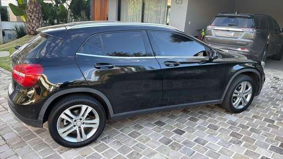 MERCEDES-BENZ-GLA 200-2016