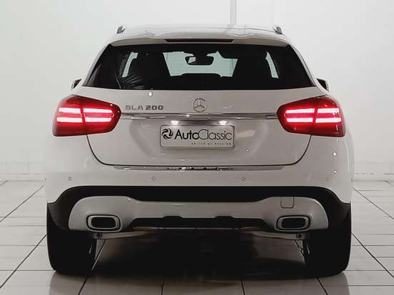 MERCEDES-BENZ-GLA 200-2019