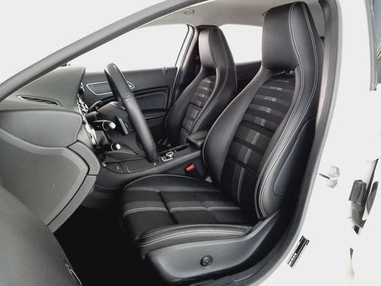 MERCEDES-BENZ-GLA 200-2019