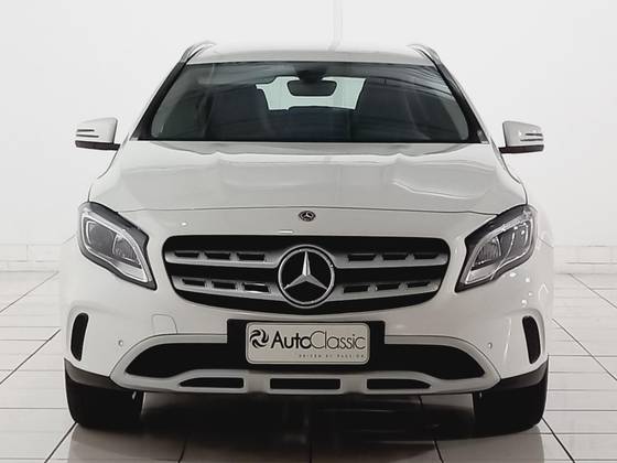 MERCEDES-BENZ GLA 200 1.6 CGI FLEX STYLE 7G-DCT