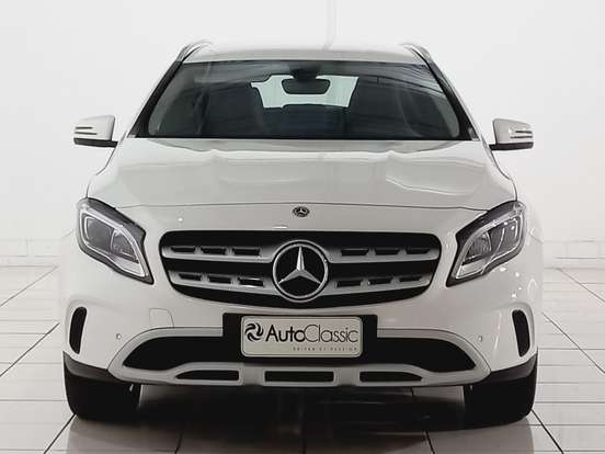 MERCEDES-BENZ-GLA 200-2019