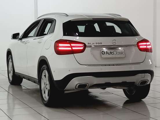 MERCEDES-BENZ-GLA 200-2019