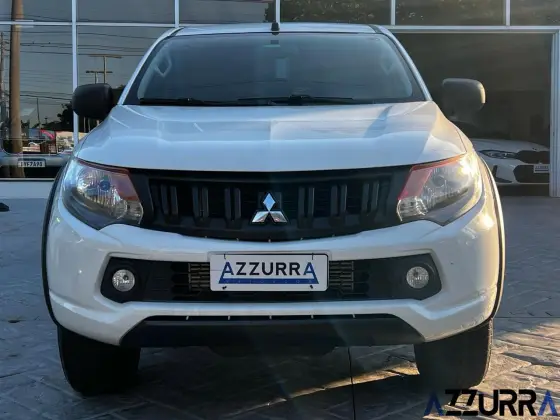 MITSUBISHI L200 TRITON 2.4 16V TURBO DIESEL GL CD 4X4 MANUAL MITSUBISHI L200 TRITON 2.4 16V TURBO DIESEL GL CD 4X4 MANUAL