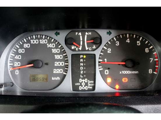 MITSUBISHI-PAJERO IO-2001