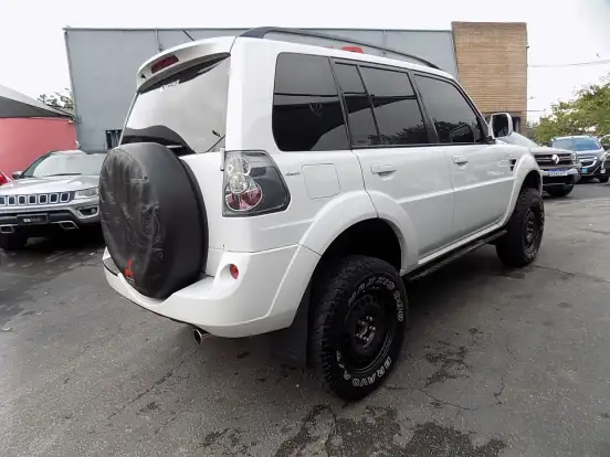 MITSUBISHI-PAJERO TR4-2011