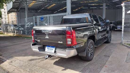 MITSUBISHI-TRITON-2.4 BITURBO DIESEL CD HPE-S 4X4 AUTOMÁTICO MITSUBISHI-TRITON-2025