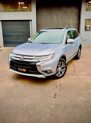 MITSUBISHI OUTLANDER 3.0 GT 4X4 V6 24V GASOLINA 4P AUTOMÁTICO