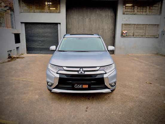 MITSUBISHI-OUTLANDER-3.0 GT 4X4 V6 24V GASOLINA 4P AUTOMÁTICO MITSUBISHI-OUTLANDER-2015