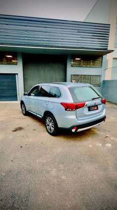 MITSUBISHI-OUTLANDER-2015
