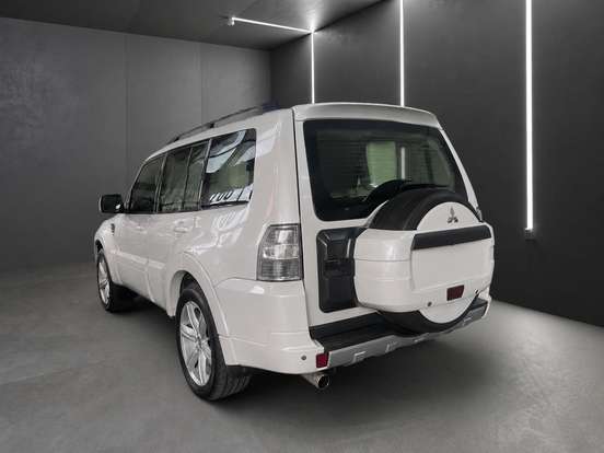 MITSUBISHI-PAJERO FULL-3.2 HPE 4X4 16V TURBO INTERCOOLER DIESEL 4P AUTOMÁTICO MITSUBISHI-PAJERO FULL-2014