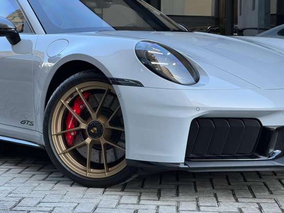 PORSCHE-911-2025