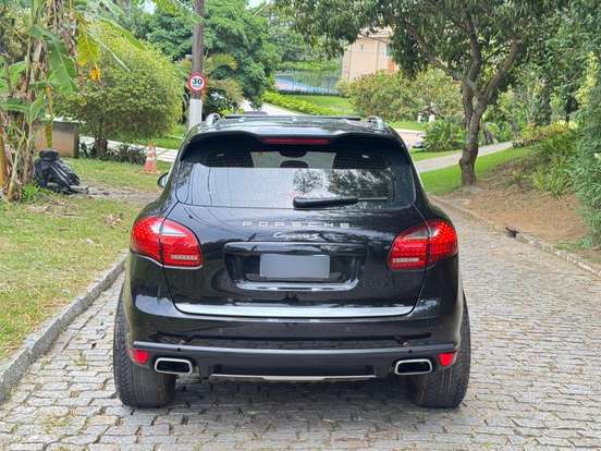 PORSCHE-CAYENNE-2010