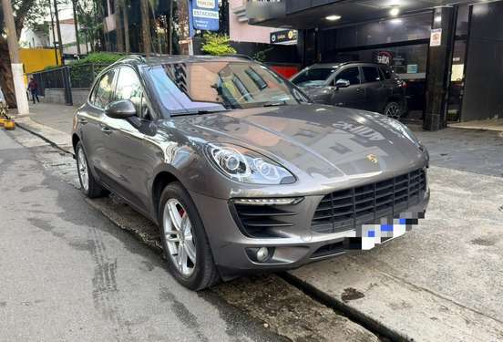 PORSCHE-MACAN-2015