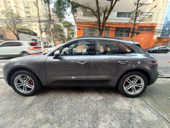 PORSCHE-MACAN-2015