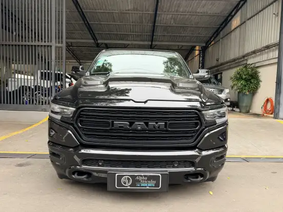 RAM-1500-5.7 V8 GASOLINA LIMITED NIGHT EDITION CD 4X4 AUTOMÁTICO RAM-1500-2023