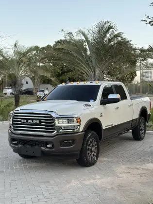 RAM 3500 6.7 I6 TURBO DIESEL LIMITED LONGHORN CD 4X4  AUTOMÁTICO