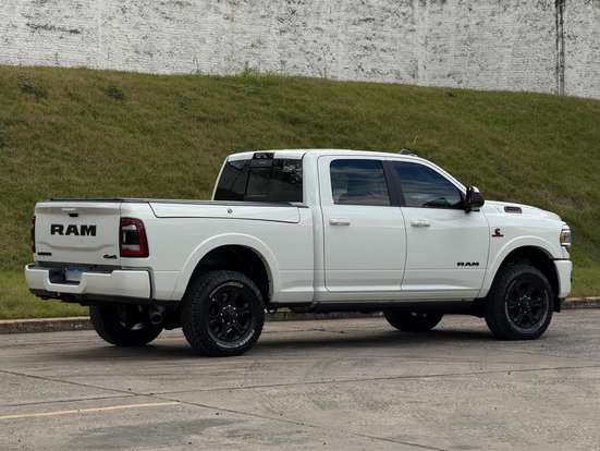 RAM-3500-6.7 I6 TURBO DIESEL LARAMIE NIGHT EDITION CD 4X4 AUTOMÁTICO RAM-3500-2022
