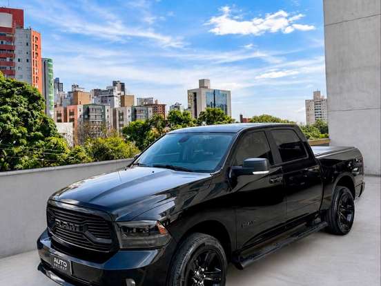 RAM-CLASSIC-5.7 V8 GASOLINA LARAMIE NIGHT EDITION CD 4X4 AUTOMÁTICO RAM-CLASSIC-2023