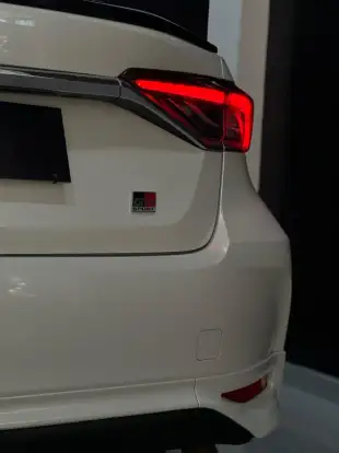 TOYOTA-COROLLA-2023