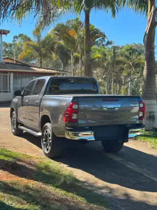 TOYOTA-HILUX-2025