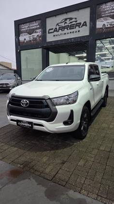 TOYOTA HILUX 2.8 D-4D TURBO DIESEL CD SR 4X4 AUTOMÁTICO