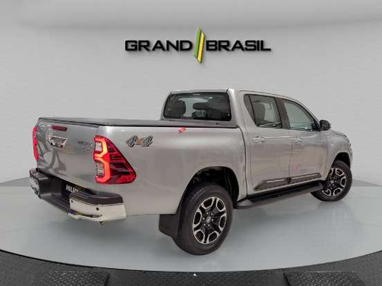 TOYOTA-HILUX-2025