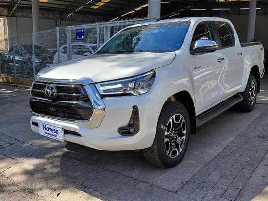 TOYOTA-HILUX-2.8 D-4D TURBO DIESEL CD SRX 4X4 AUTOMÁTICO TOYOTA-HILUX-2025