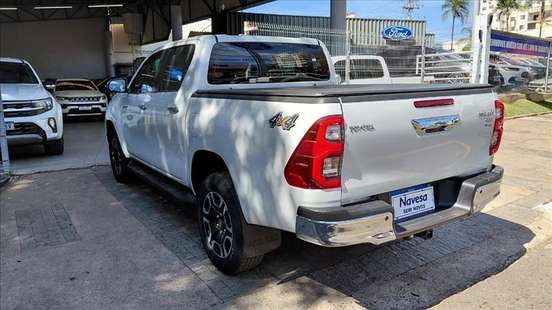 TOYOTA-HILUX-2025