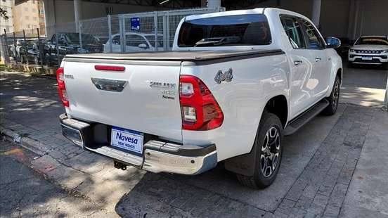 TOYOTA-HILUX-2025