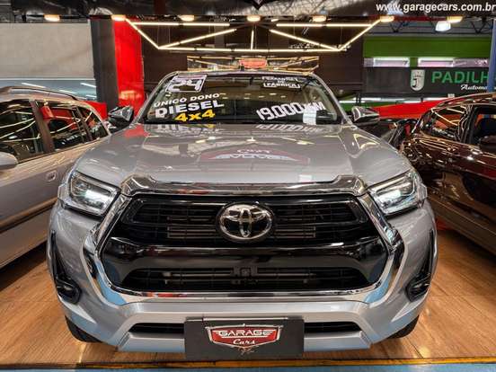 TOYOTA-HILUX-2.8 D-4D TURBO DIESEL CD SRX PLUS 4X4 AUTOMÁTICO TOYOTA-HILUX-2023