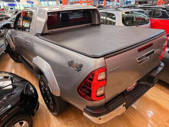 TOYOTA-HILUX-2023