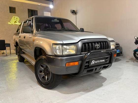 TOYOTA HILUX 3.0 DX 4X2 CD 16V DIESEL 4P MANUAL