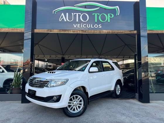TOYOTA HILUX 3.0 SRV 4X4 CD 7 LUGARES 16V TURBO INTERCOOLER DIESEL 4P AUTOMÁTICO