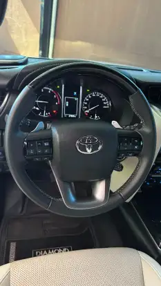 TOYOTA-HILUX SW4-2025